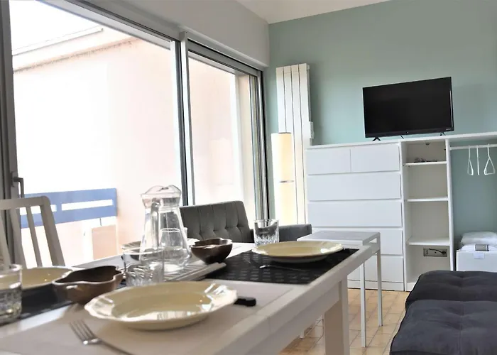 Renove Avec Balcon Sur Le Port Gn460-010 דירה גרואיסאן