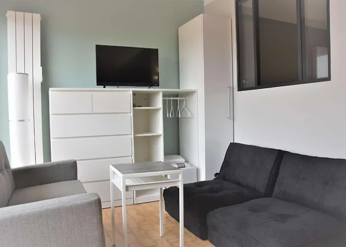 Renove Avec Balcon Sur Le Port Gn460-010 * גרואיסאן